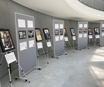 令和３年度長崎市平和の新しい伝え方応援事業の成果パネル及び写真作品を展示しています